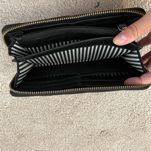 Kate Spade Black Leather Zip Wallet - Picture 6 of 13
